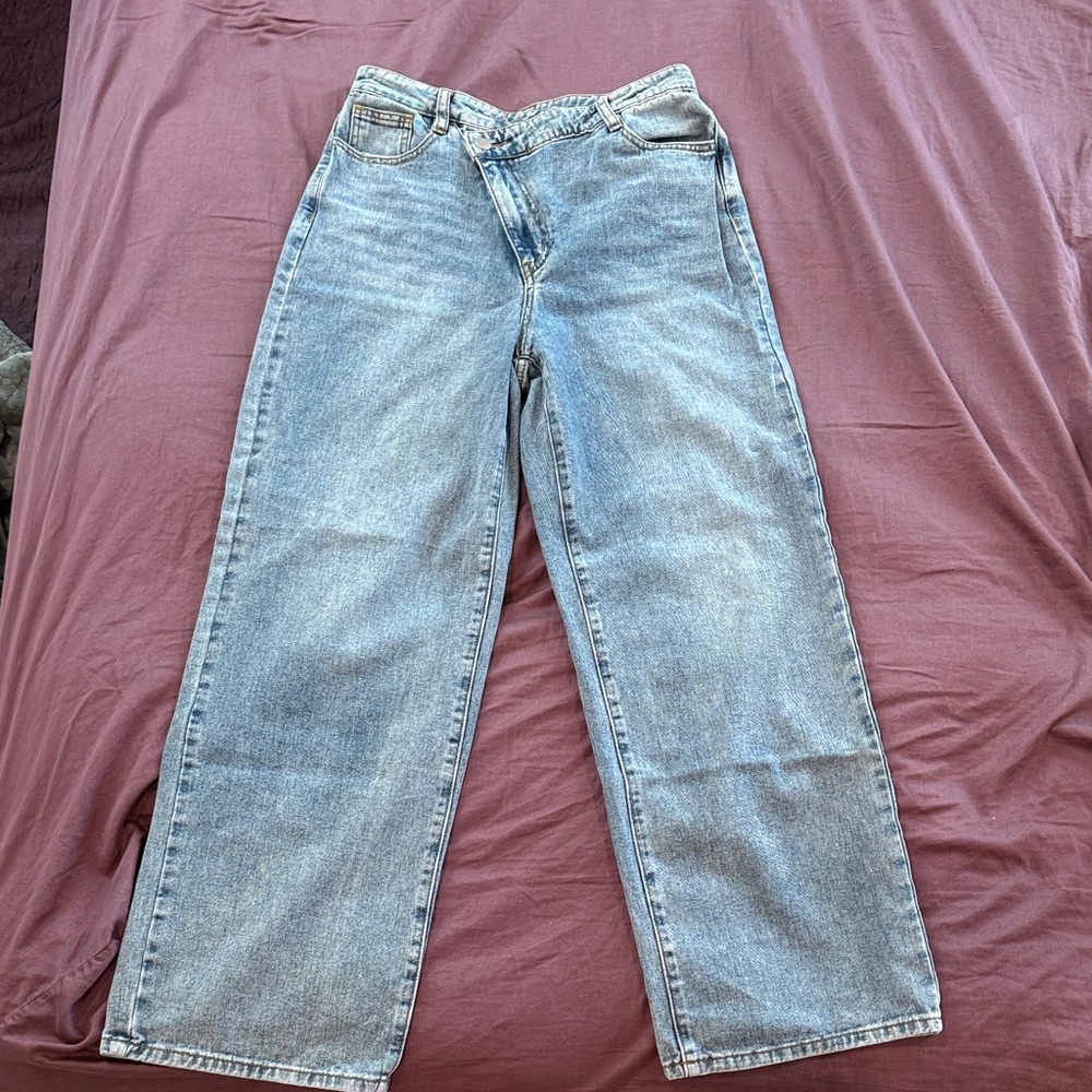 MOTF Jeans with asymmetrical zipper design